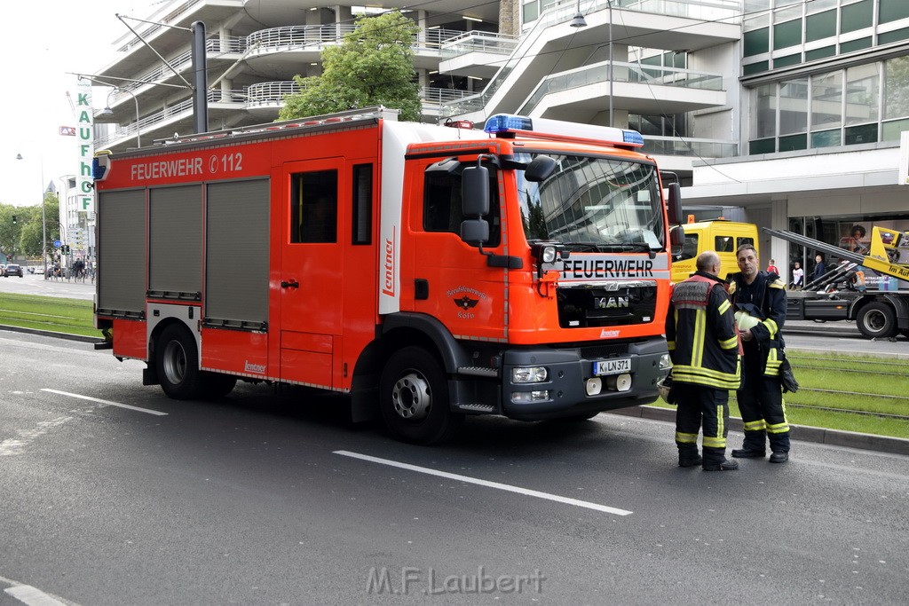 VU PKW Strab Koeln Mitte Caecilienstr Hohe Str P87.JPG - Miklos Laubert